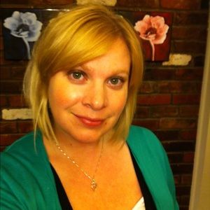 Meet your Posher, Connie