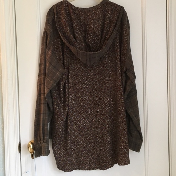 LF Tops - NWT LF floral Furst of a Kind hooded flannel