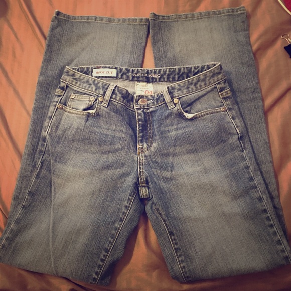 ✨New✨ Banana Republic boot cut Jeans sz 4 🏷