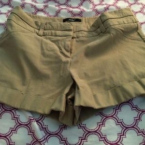 Kaki shorts
