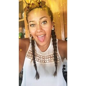 Meet your Posher, Fatima