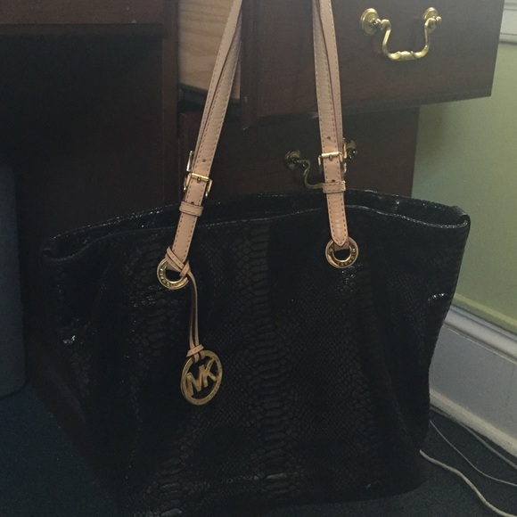 Micheal Kors tote