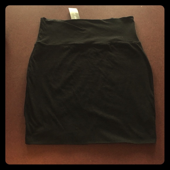 Black fitted mini skirt