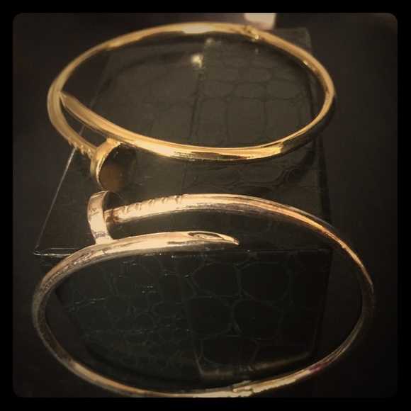 Nail bracelets