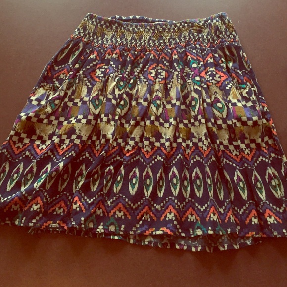 Patterned mini skirt