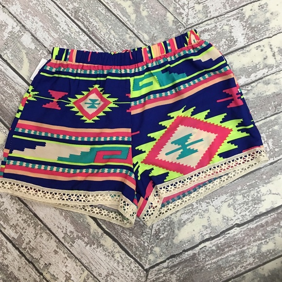 Aztec shirts - Picture 3 of 3