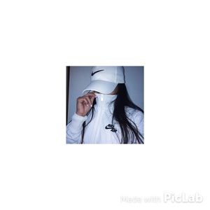 Meet your Posher, Daniela