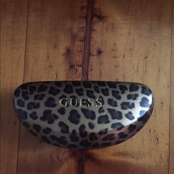 🎉🎉NWOT!Guess sunglasses - Picture 7 of 8