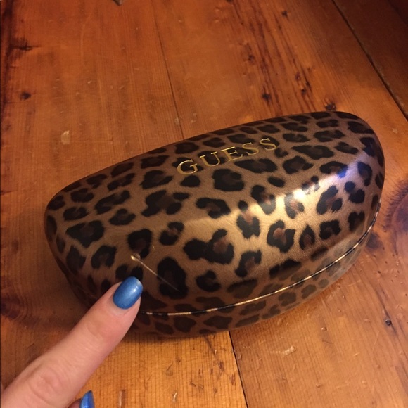 🎉🎉NWOT!Guess sunglasses - Picture 8 of 8