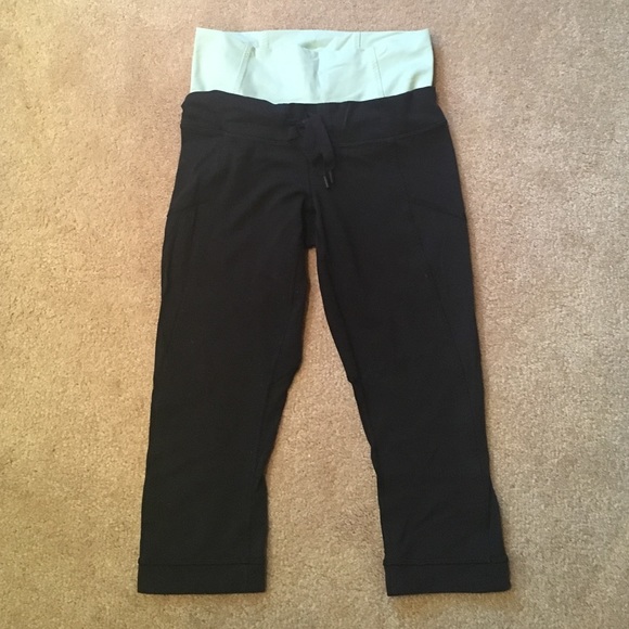 Lululemon size 6 limited edition turquoise crop