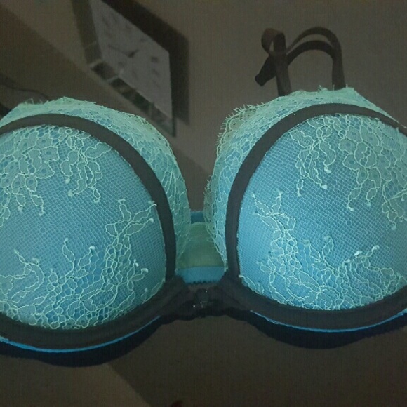 Bombshell 34B .I don't need anymore. Almost new