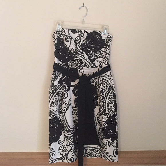 White House Black Market white and black dress