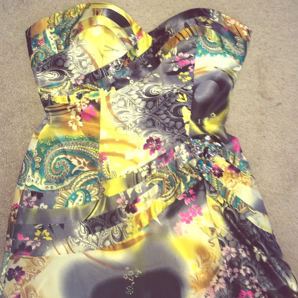 Prom dress - Picture 1 of 4