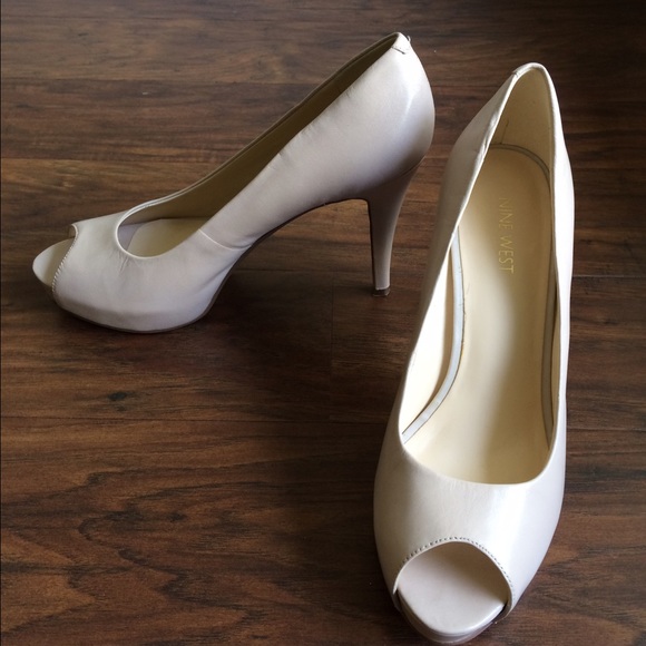 Nine West beige heels 8.5