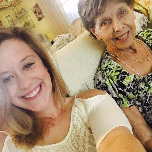 Meet your Posher, Abigail - Picture 1 of 1