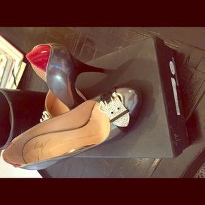 GIUSEPPE ZANOTTI DIAMOND CLOSED TOE BUCKLE HEEL