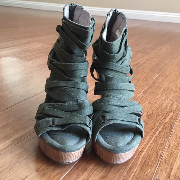 Jeffrey campbell camp heels in khaki
