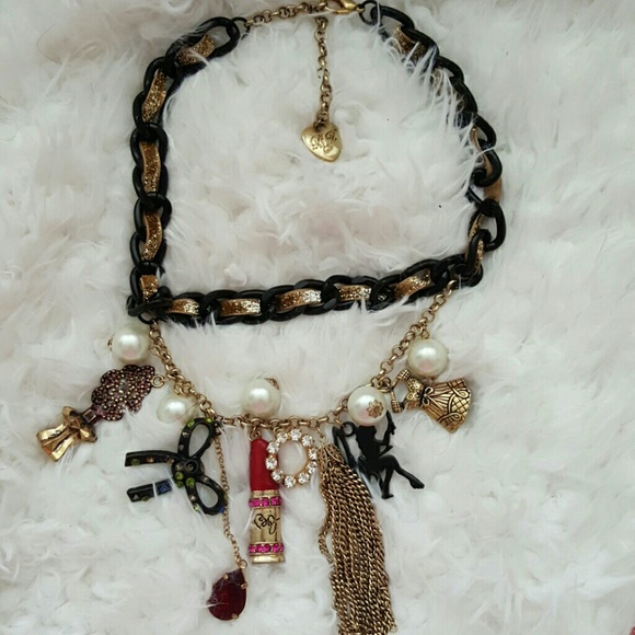 Betsey johnson necklace