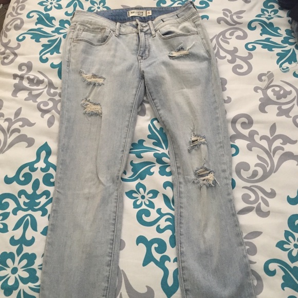 DESTROYED JEANS