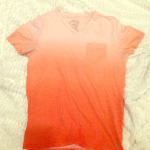 American Eagle v-neck ombré tee