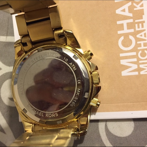 Micheal Kors gold watch - Picture 3 of 4