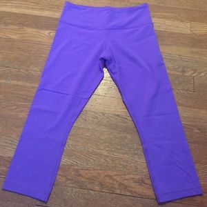 Lululemon wunder under purple crops