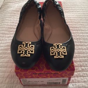 ❌❌SOLD❌❌100% Authentic Navy Tory Burch Flats