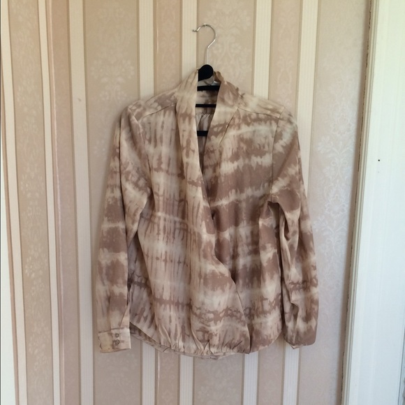 Larry Levine silky chiffon blouse FINAL SALE!!