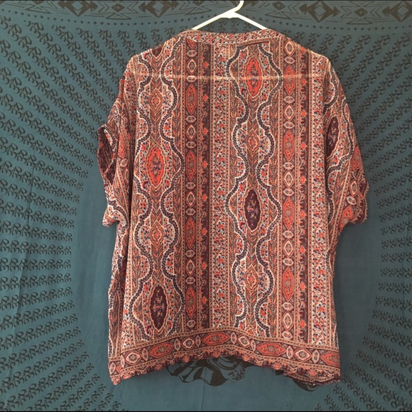 Aztec print shall - Picture 3 of 3