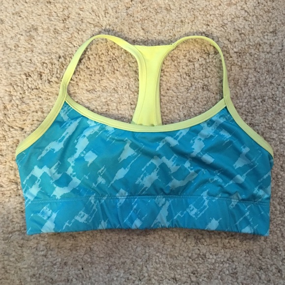 Reversible sports bra