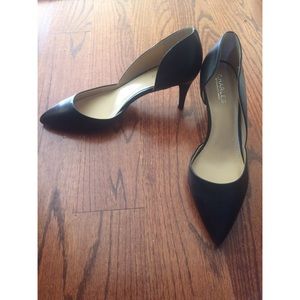 Charles by Charles David Black Pumps