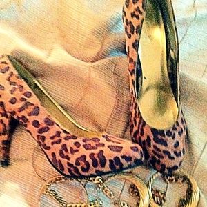 Leaperd printed heels 💫💫