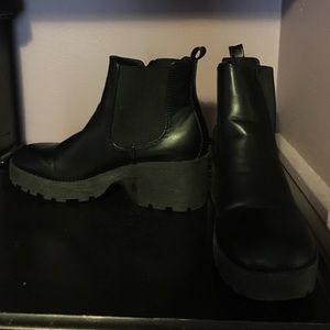 Chelsea platform boots