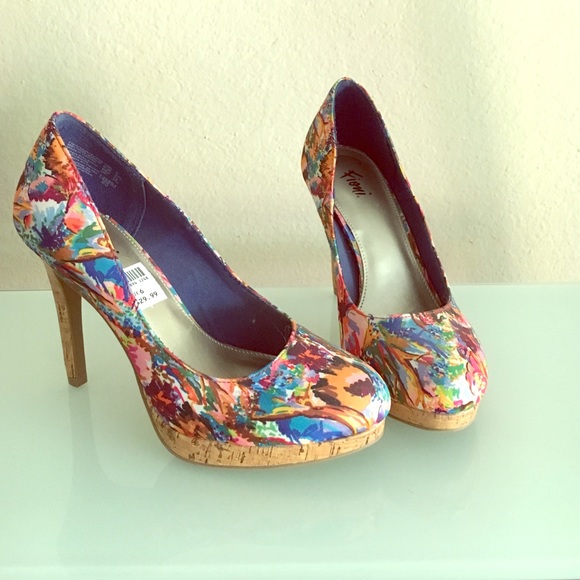 Multi-colored floral design heel