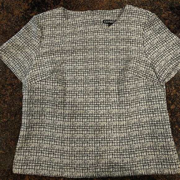 Black and white Express top