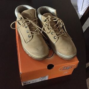 Cream size 7 work boot