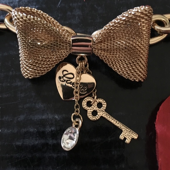 NWOT Guess bracelet👛 - Picture 2 of 4