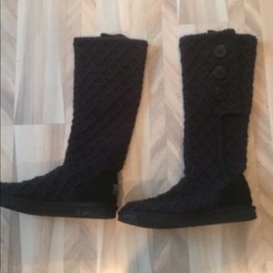 Black Lattice Cardy UGGS (sweater material)