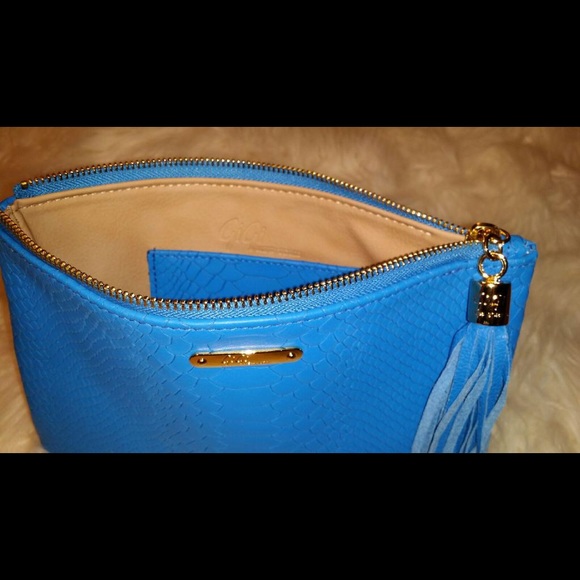 *SOLD* GiGi New York Clutch - Picture 3 of 3