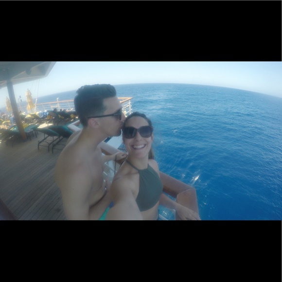 Meet your Posher, Kaitlin - Picture 2 of 4