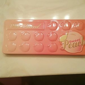 Too faced sweet peach palette