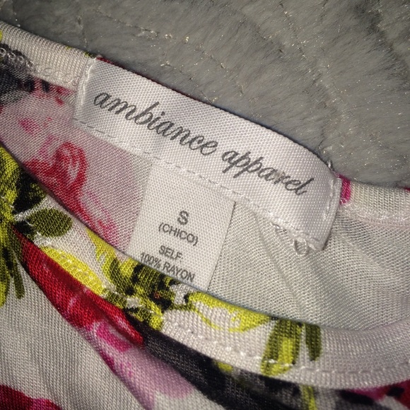 Ambiance Apparel Tank Top/Crop Top. - Picture 3 of 3