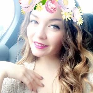 Meet your Posher, Monique