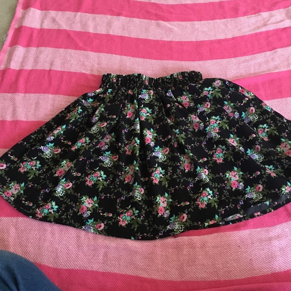 Cute skirt. High waisted.