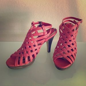 Lattice design heel *never worn*