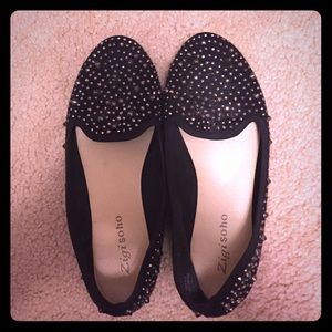 Adorable black flats!