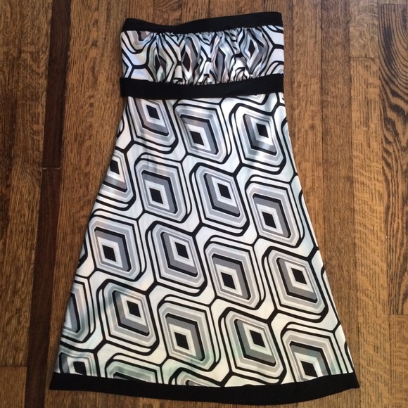 ✨SALE | Fun Silver Strapless Dress!