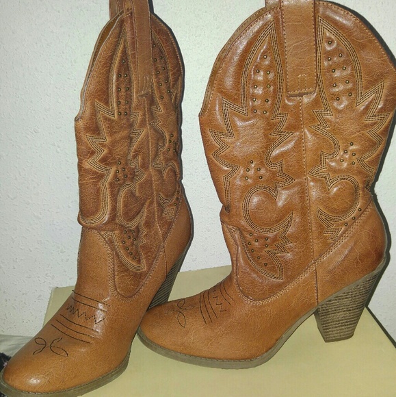Brown cow girl boots