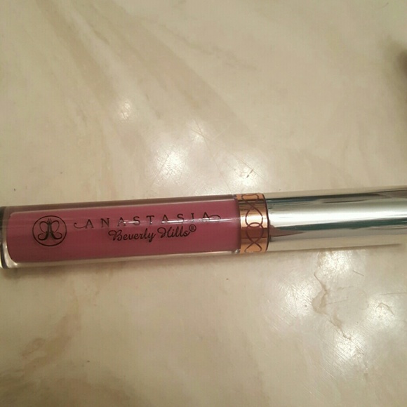 Anastasia Beverly Hills soft lilac