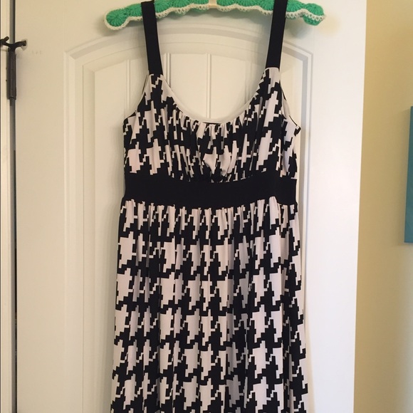 Houndstooth Print Dress - Picture 1 of 1